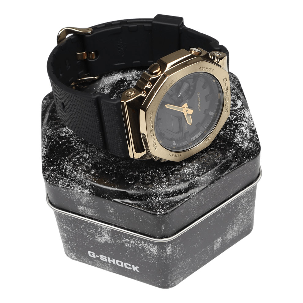 GM-2100 FULL METAL GOLD BEZEL BLACK DAIL WATCH