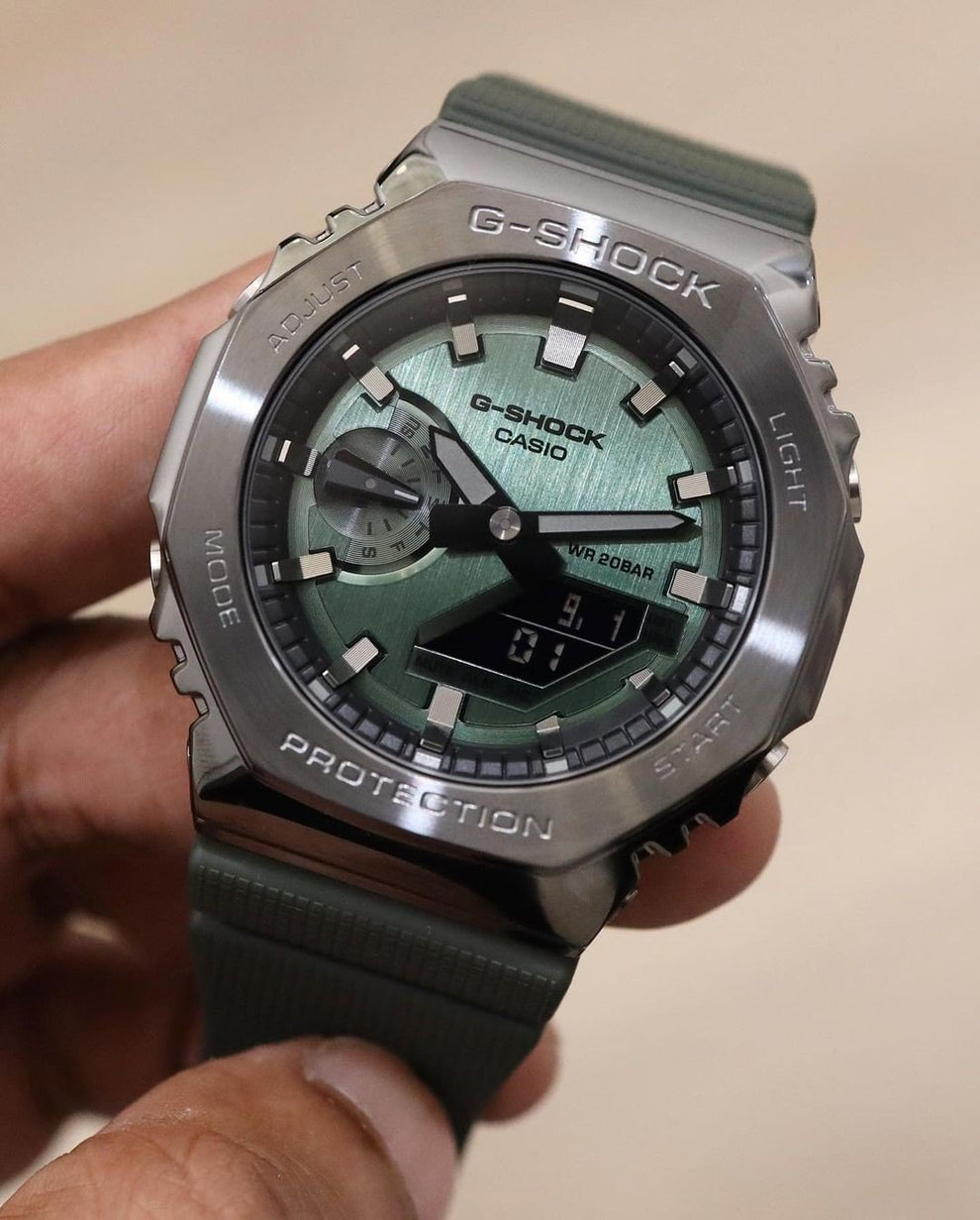 GM 2100 GREEN METAL BODY WATCH